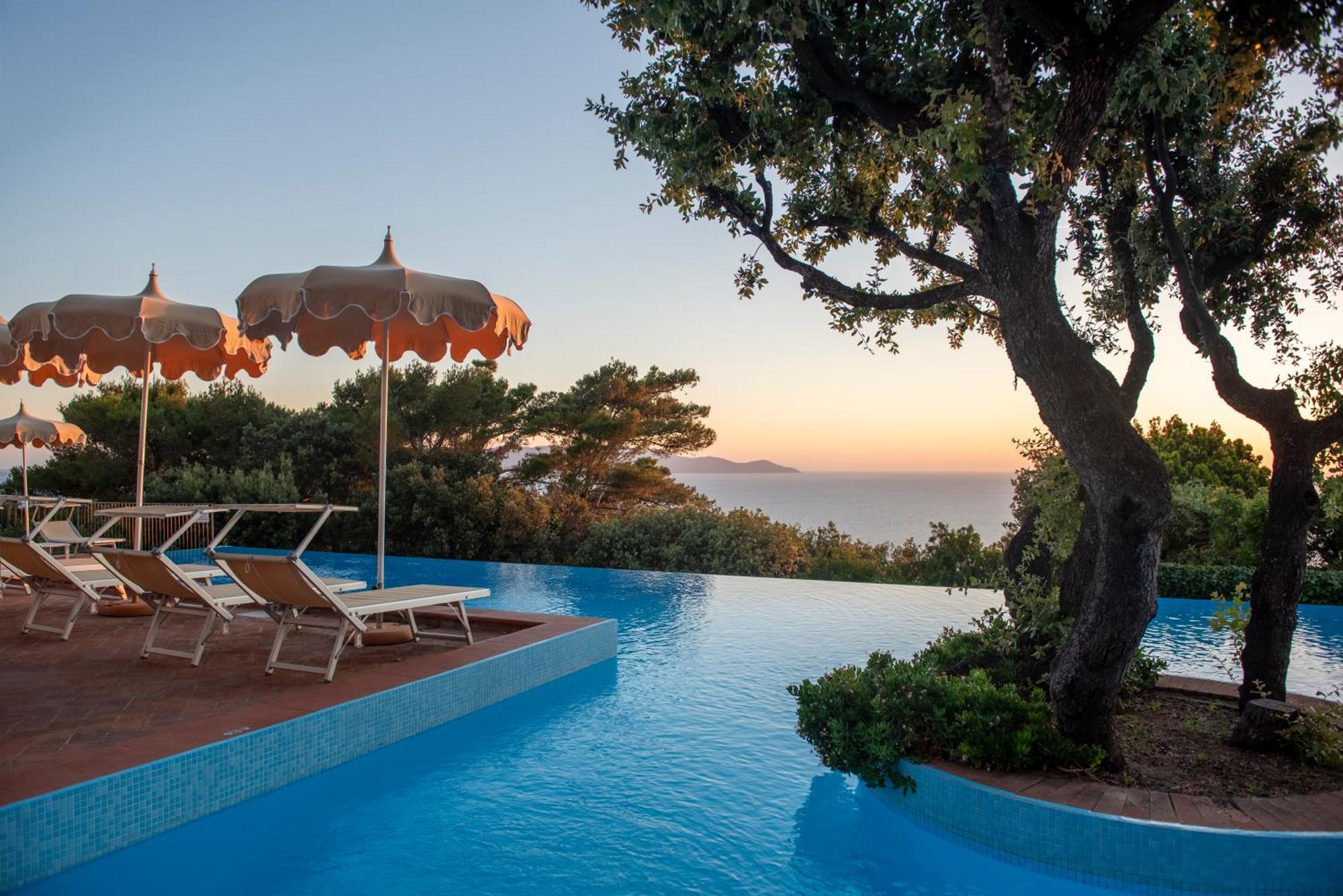 Boutique Torre Di Cala Piccola Отель 4*